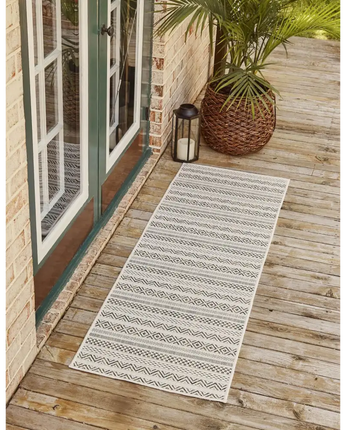 Contemporary outdoor striped maia rug - Rugs