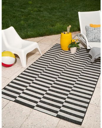 Contemporary outdoor striped striped rug - Rugs