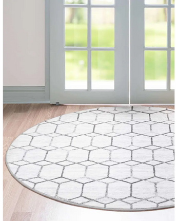 Geometric matrix trellis tile rug - Area Rugs