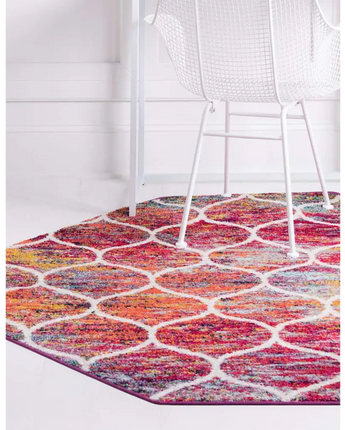 Geometric rounded trellis frieze rug (square oval & octagon)