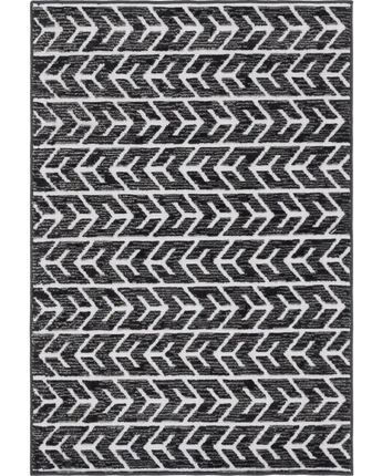 Modern sabrina soto outdoor aston rug - Black / 4’ 1 x 6’ 1